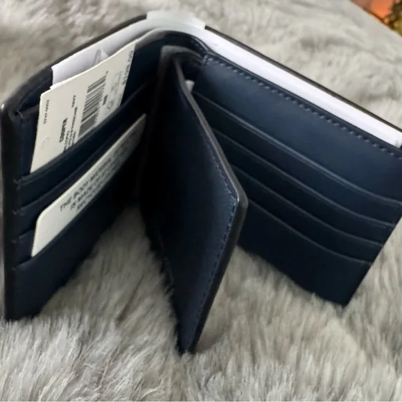 Michael Kors Cooper Saffiano Leather Billfold Wallet
With Passcase NWT - Picture 9 of 13